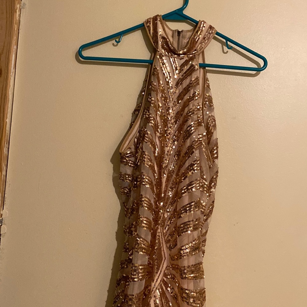 Selling a beautiful hoco dress that is definitely one of my favorites!!!